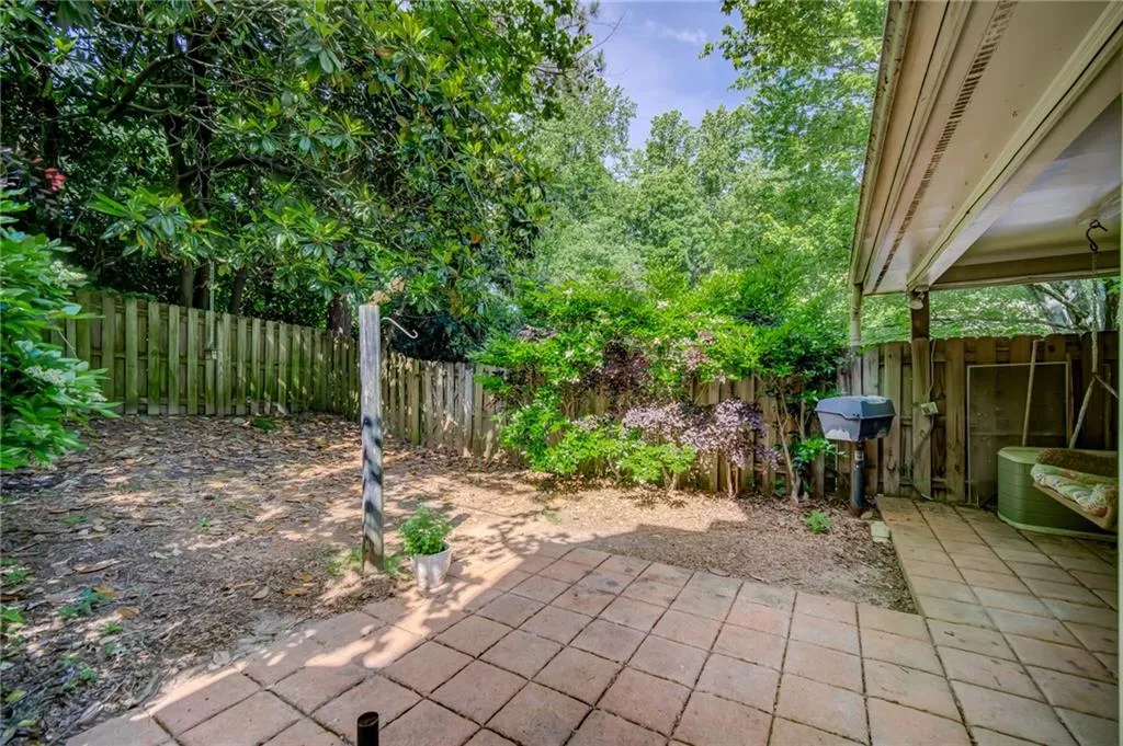105 Brantley Road, Sandy Springs, Georgia 30350, 2 Bedrooms Bedrooms, ,2 BathroomsBathrooms,Residential,Sold,105 Brantley Road,6886809