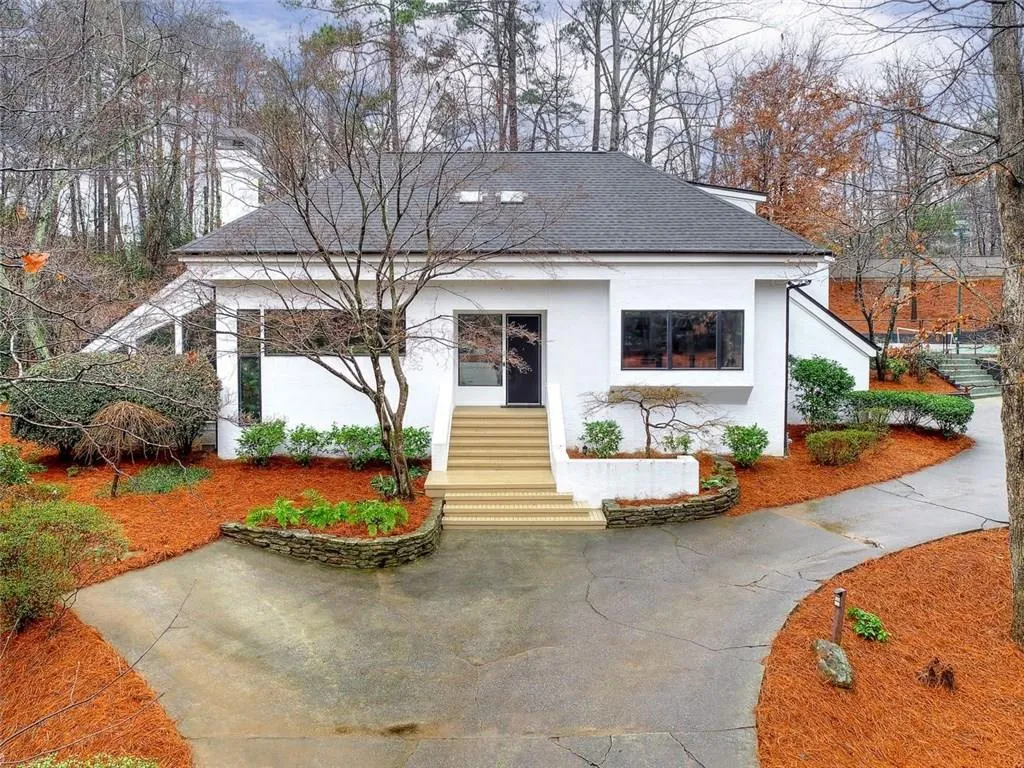 49 Spring Oaks Court, Atlanta, Georgia 30327, 4 Bedrooms Bedrooms, ,5 BathroomsBathrooms,Residential,Sold,49 Spring Oaks Court,6121101