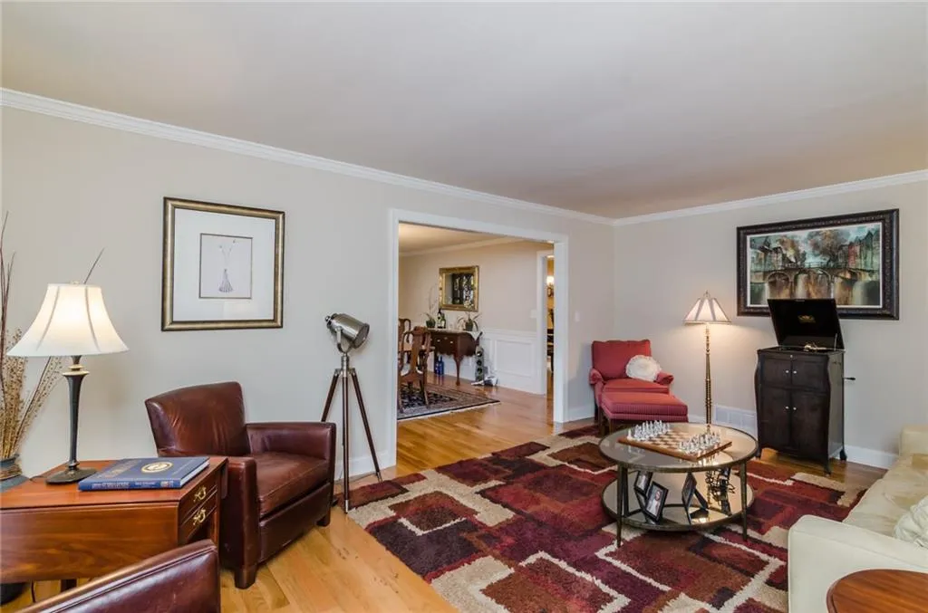 9920 Huntcliff Trace, Sandy Springs, Georgia 30350, 4 Bedrooms Bedrooms, ,5 BathroomsBathrooms,Residential,Sold,9920 Huntcliff Trace,5774590