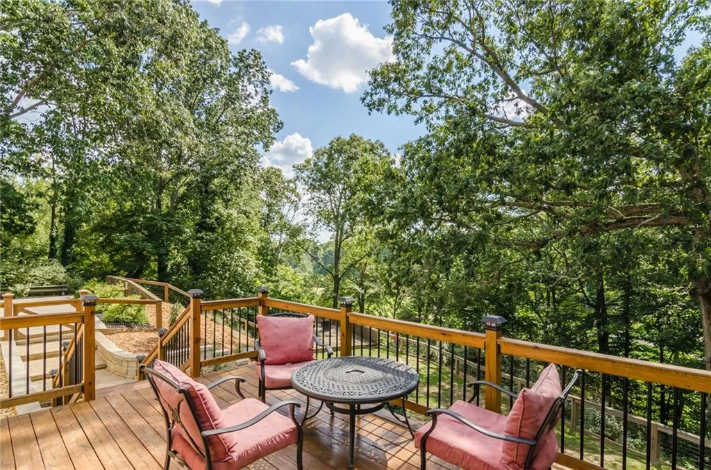 9920 Huntcliff Trace, Sandy Springs, Georgia 30350, 4 Bedrooms Bedrooms, ,5 BathroomsBathrooms,Residential,Sold,9920 Huntcliff Trace,5774590