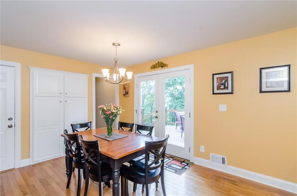 9920 Huntcliff Trace, Sandy Springs, Georgia 30350, 4 Bedrooms Bedrooms, ,5 BathroomsBathrooms,Residential,Sold,9920 Huntcliff Trace,5774590