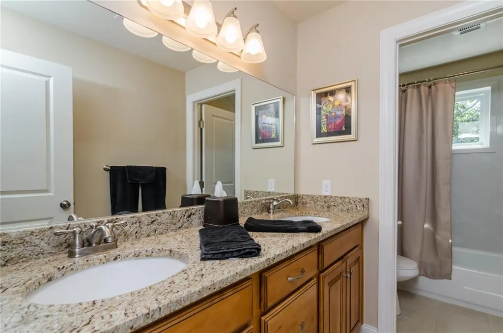 9920 Huntcliff Trace, Sandy Springs, Georgia 30350, 4 Bedrooms Bedrooms, ,5 BathroomsBathrooms,Residential,Sold,9920 Huntcliff Trace,5774590