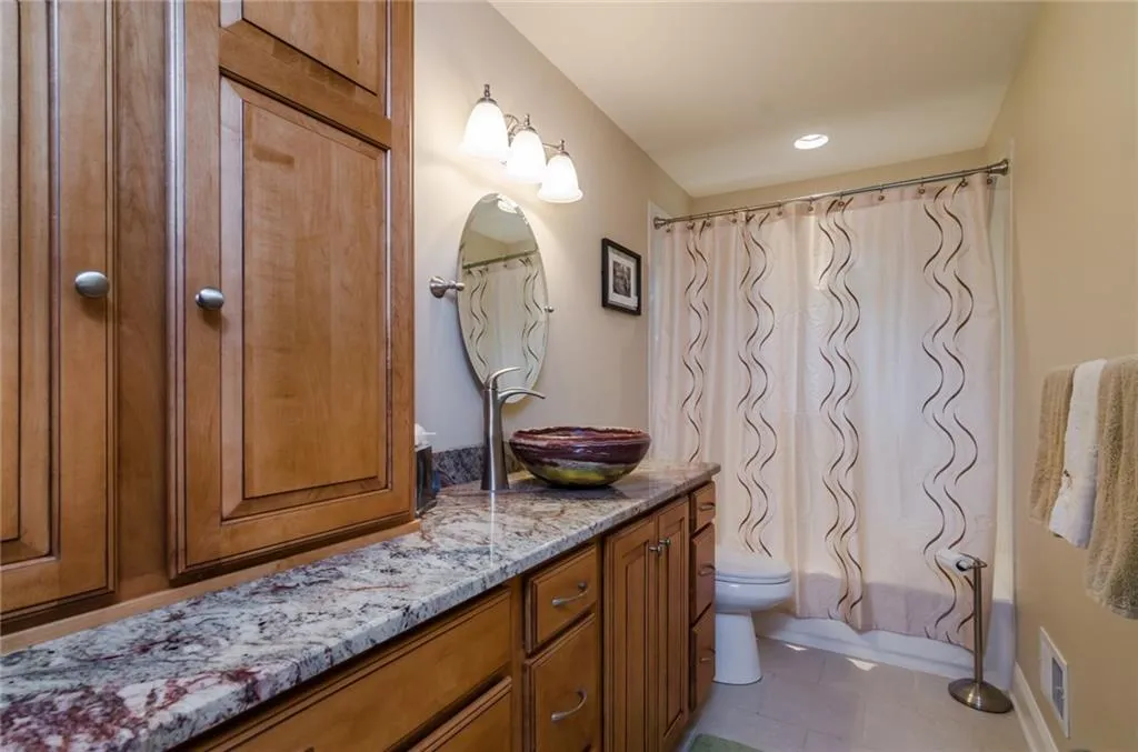 9920 Huntcliff Trace, Sandy Springs, Georgia 30350, 4 Bedrooms Bedrooms, ,5 BathroomsBathrooms,Residential,Sold,9920 Huntcliff Trace,5774590