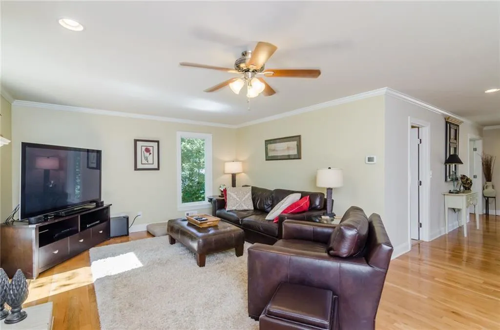 9920 Huntcliff Trace, Sandy Springs, Georgia 30350, 4 Bedrooms Bedrooms, ,5 BathroomsBathrooms,Residential,Sold,9920 Huntcliff Trace,5774590