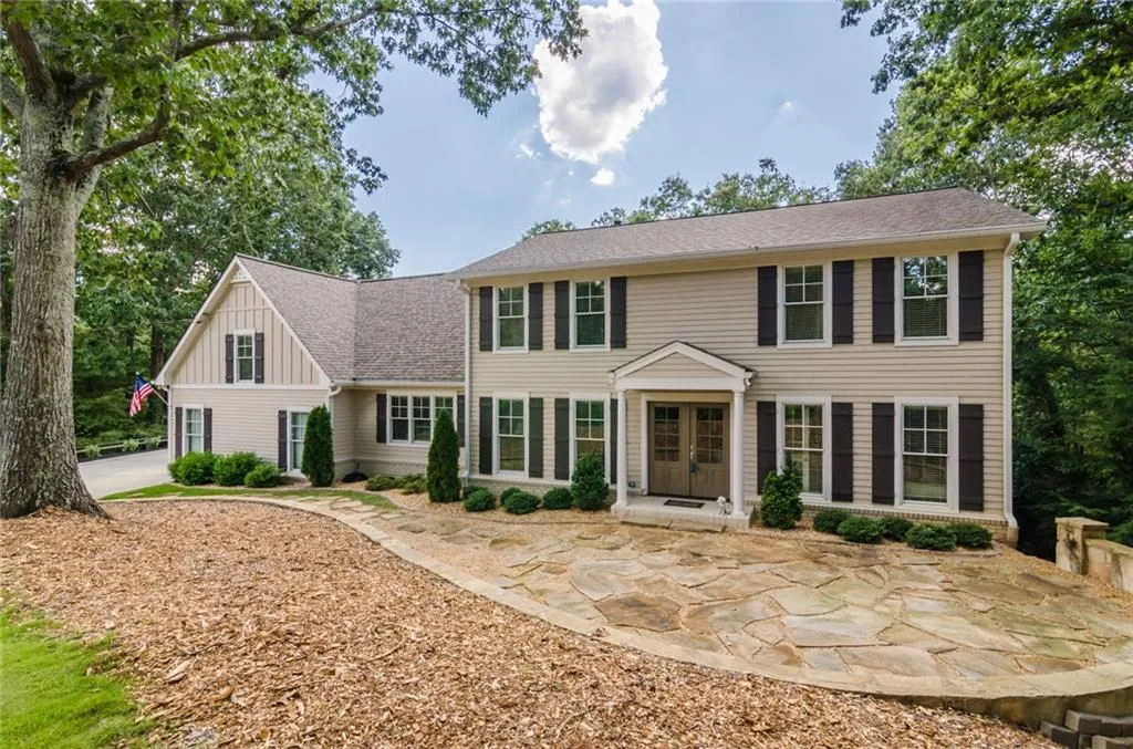 9920 Huntcliff Trace, Sandy Springs, Georgia 30350, 4 Bedrooms Bedrooms, ,5 BathroomsBathrooms,Residential,Sold,9920 Huntcliff Trace,5774590