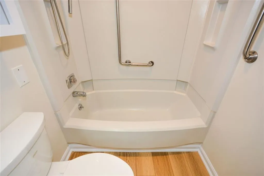 475 Mount Vernon Highway Ne Unit A-102, Sandy Springs, Georgia 30328, 1 Bedroom Bedrooms, ,1 BathroomBathrooms,Residential,For Sale,475 Mount Vernon Highway Ne Unit A-102,7525437