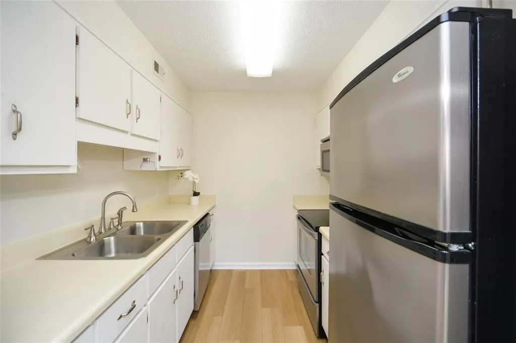475 Mount Vernon Highway Ne Unit A-102, Sandy Springs, Georgia 30328, 1 Bedroom Bedrooms, ,1 BathroomBathrooms,Residential,For Sale,475 Mount Vernon Highway Ne Unit A-102,7525437