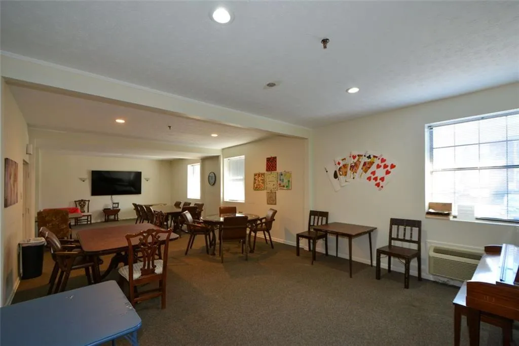 475 Mount Vernon Highway Ne Unit A-102, Sandy Springs, Georgia 30328, 1 Bedroom Bedrooms, ,1 BathroomBathrooms,Residential,For Sale,475 Mount Vernon Highway Ne Unit A-102,7525437