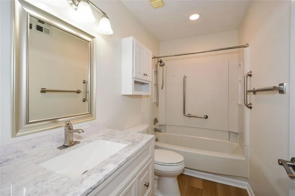475 Mount Vernon Highway Ne Unit A-102, Sandy Springs, Georgia 30328, 1 Bedroom Bedrooms, ,1 BathroomBathrooms,Residential,For Sale,475 Mount Vernon Highway Ne Unit A-102,7525437