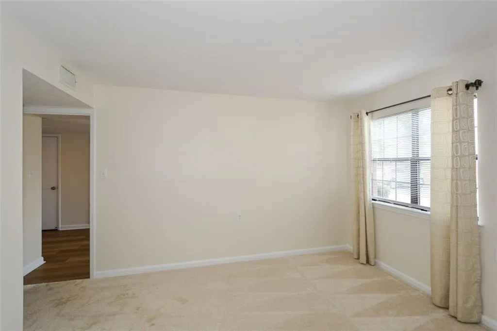 475 Mount Vernon Highway Ne Unit A-102, Sandy Springs, Georgia 30328, 1 Bedroom Bedrooms, ,1 BathroomBathrooms,Residential,For Sale,475 Mount Vernon Highway Ne Unit A-102,7525437