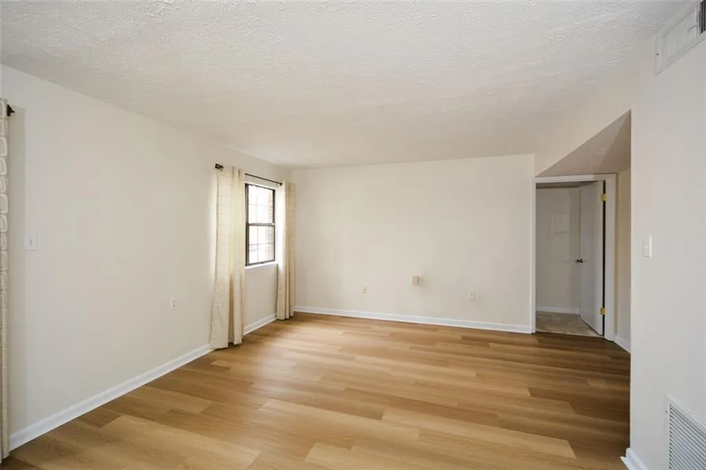 475 Mount Vernon Highway Ne Unit A-102, Sandy Springs, Georgia 30328, 1 Bedroom Bedrooms, ,1 BathroomBathrooms,Residential,For Sale,475 Mount Vernon Highway Ne Unit A-102,7525437