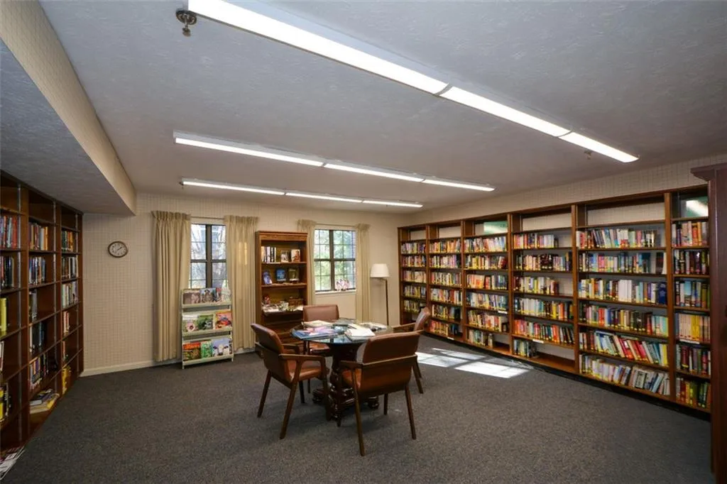 475 Mount Vernon Highway Ne Unit A-102, Sandy Springs, Georgia 30328, 1 Bedroom Bedrooms, ,1 BathroomBathrooms,Residential,For Sale,475 Mount Vernon Highway Ne Unit A-102,7525437