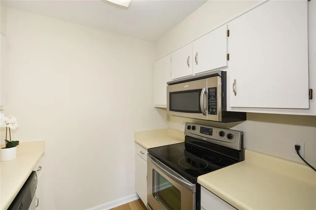 475 Mount Vernon Highway Ne Unit A-102, Sandy Springs, Georgia 30328, 1 Bedroom Bedrooms, ,1 BathroomBathrooms,Residential,For Sale,475 Mount Vernon Highway Ne Unit A-102,7525437