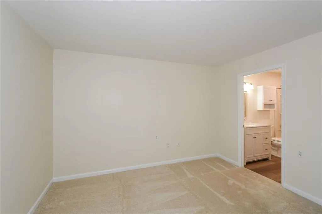 475 Mount Vernon Highway Ne Unit A-102, Sandy Springs, Georgia 30328, 1 Bedroom Bedrooms, ,1 BathroomBathrooms,Residential,For Sale,475 Mount Vernon Highway Ne Unit A-102,7525437