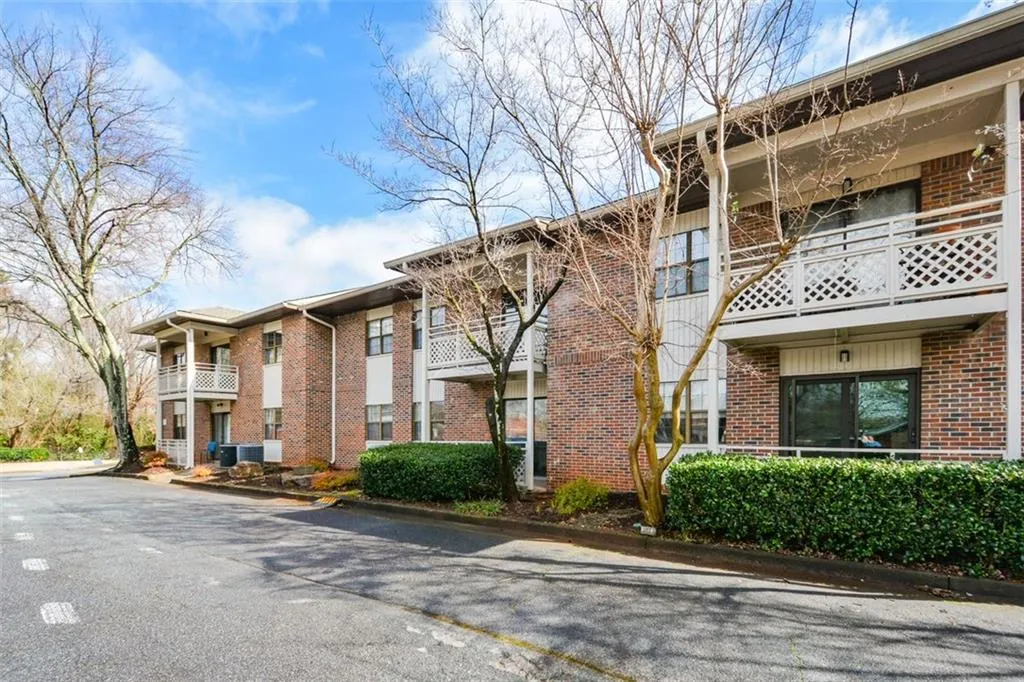 475 Mount Vernon Highway Ne Unit A-102, Sandy Springs, Georgia 30328, 1 Bedroom Bedrooms, ,1 BathroomBathrooms,Residential,For Sale,475 Mount Vernon Highway Ne Unit A-102,7525437