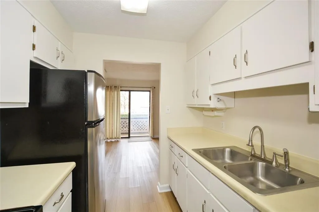 475 Mount Vernon Highway Ne Unit A-102, Sandy Springs, Georgia 30328, 1 Bedroom Bedrooms, ,1 BathroomBathrooms,Residential,For Sale,475 Mount Vernon Highway Ne Unit A-102,7525437
