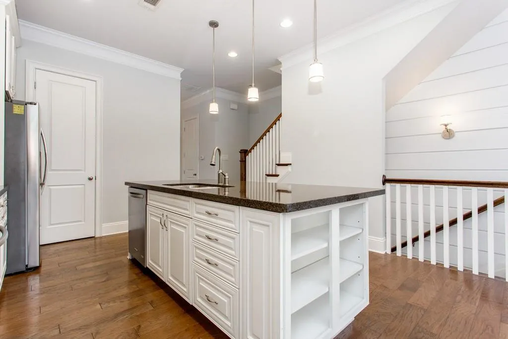 208 Alderwood Point, Atlanta, Georgia 30328, 3 Bedrooms Bedrooms, ,3 BathroomsBathrooms,Residential,Sold,208 Alderwood Point,6776121