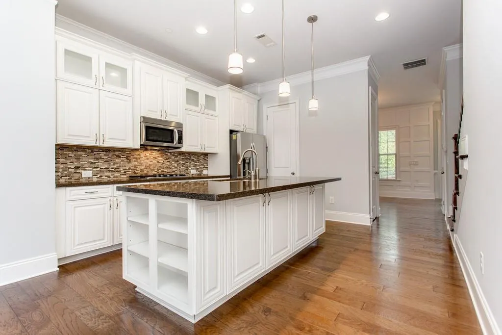 208 Alderwood Point, Atlanta, Georgia 30328, 3 Bedrooms Bedrooms, ,3 BathroomsBathrooms,Residential,Sold,208 Alderwood Point,6776121