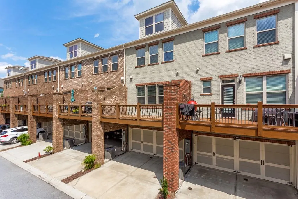 208 Alderwood Point, Atlanta, Georgia 30328, 3 Bedrooms Bedrooms, ,3 BathroomsBathrooms,Residential,Sold,208 Alderwood Point,6776121