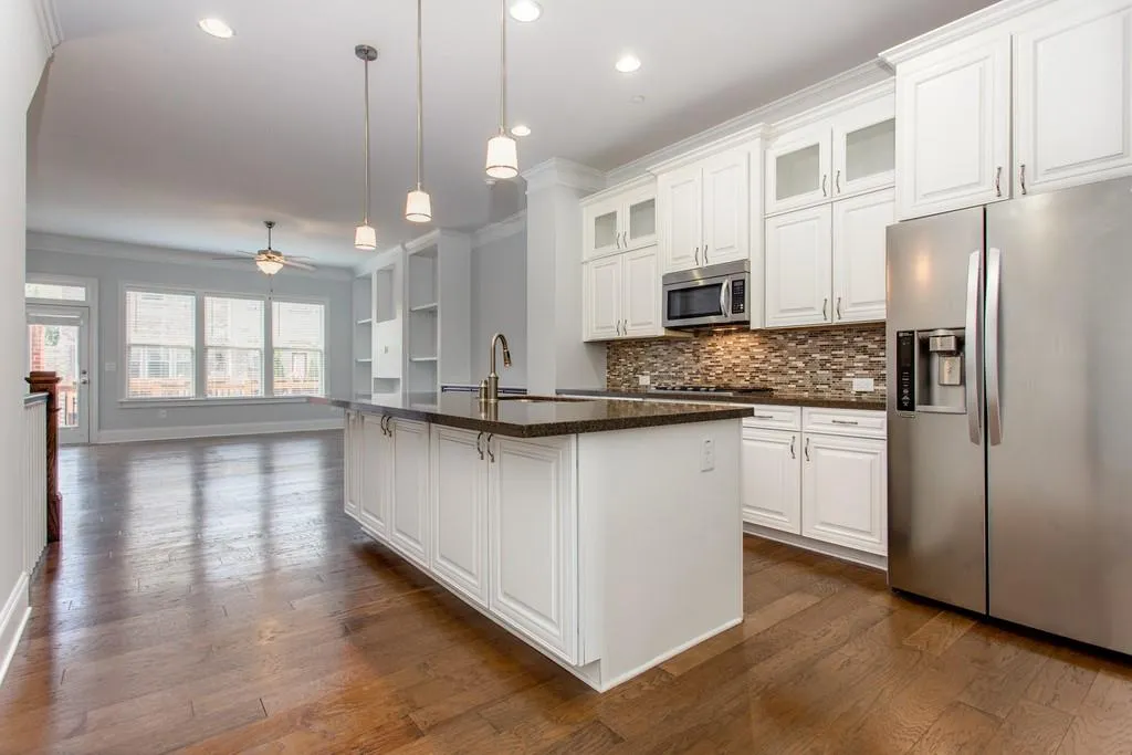 208 Alderwood Point, Atlanta, Georgia 30328, 3 Bedrooms Bedrooms, ,3 BathroomsBathrooms,Residential,Sold,208 Alderwood Point,6776121