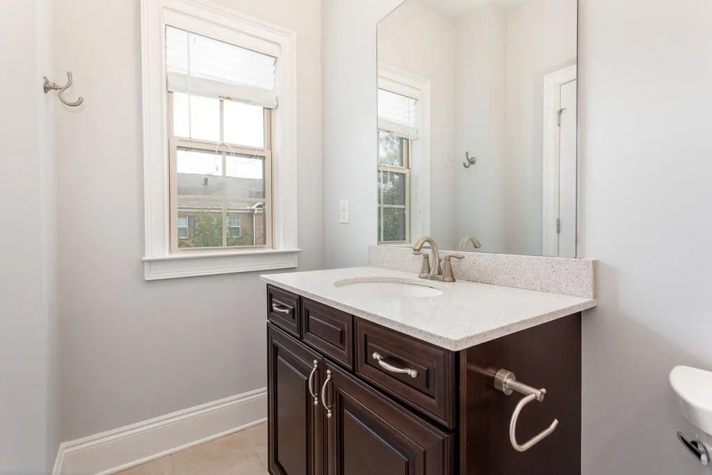208 Alderwood Point, Atlanta, Georgia 30328, 3 Bedrooms Bedrooms, ,3 BathroomsBathrooms,Residential,Sold,208 Alderwood Point,6776121