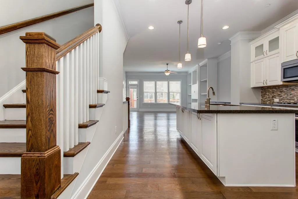 208 Alderwood Point, Atlanta, Georgia 30328, 3 Bedrooms Bedrooms, ,3 BathroomsBathrooms,Residential,Sold,208 Alderwood Point,6776121