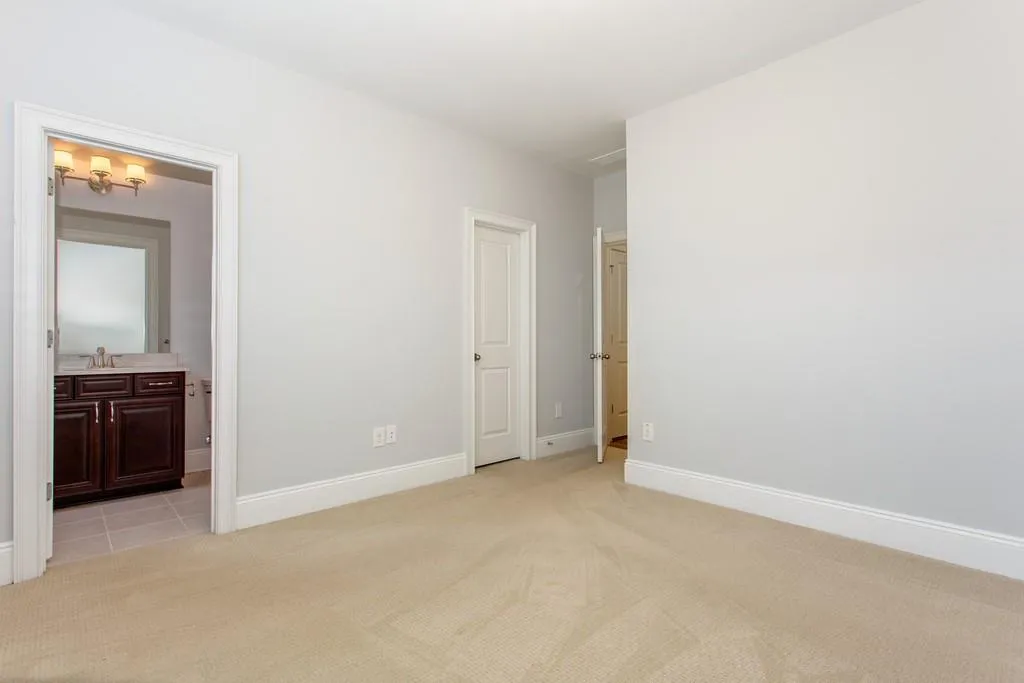 208 Alderwood Point, Atlanta, Georgia 30328, 3 Bedrooms Bedrooms, ,3 BathroomsBathrooms,Residential,Sold,208 Alderwood Point,6776121