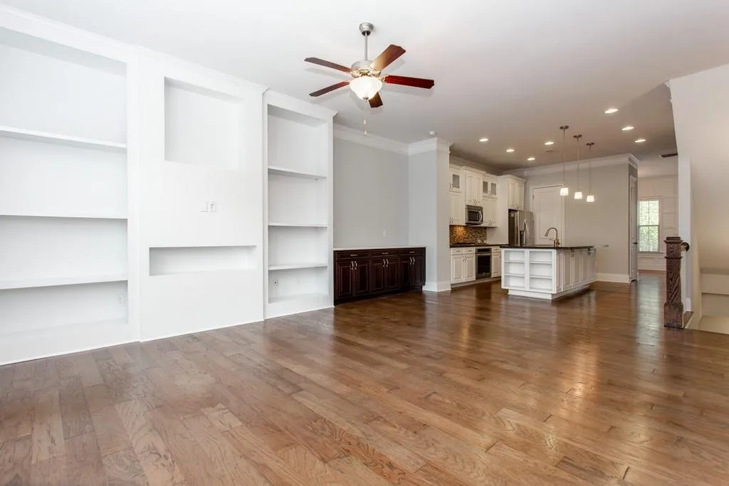 208 Alderwood Point, Atlanta, Georgia 30328, 3 Bedrooms Bedrooms, ,3 BathroomsBathrooms,Residential,Sold,208 Alderwood Point,6776121