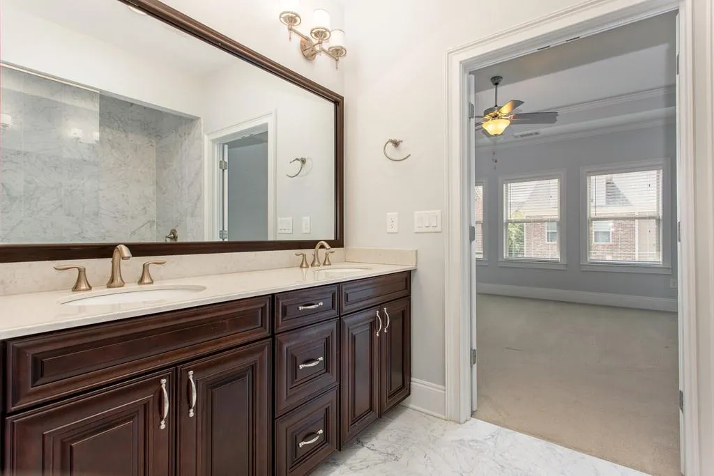 208 Alderwood Point, Atlanta, Georgia 30328, 3 Bedrooms Bedrooms, ,3 BathroomsBathrooms,Residential,Sold,208 Alderwood Point,6776121