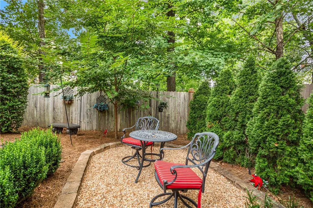215 Glenridge Close Circle, Sandy Springs, Georgia 30328, 4 Bedrooms Bedrooms, ,2 BathroomsBathrooms,Residential,Sold,215 Glenridge Close Circle,7254557