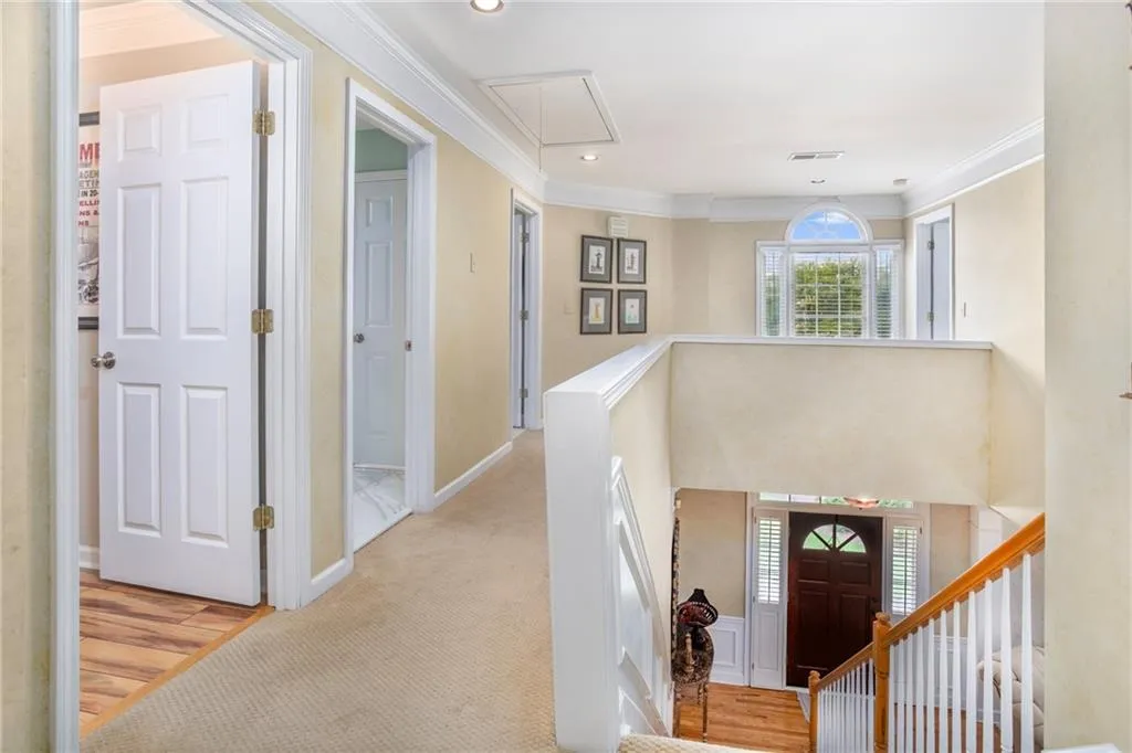 215 Glenridge Close Circle, Sandy Springs, Georgia 30328, 4 Bedrooms Bedrooms, ,2 BathroomsBathrooms,Residential,Sold,215 Glenridge Close Circle,7254557