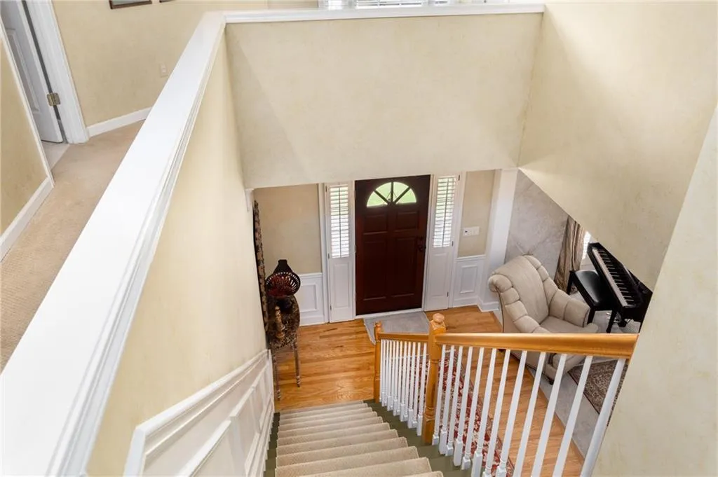 215 Glenridge Close Circle, Sandy Springs, Georgia 30328, 4 Bedrooms Bedrooms, ,2 BathroomsBathrooms,Residential,Sold,215 Glenridge Close Circle,7254557