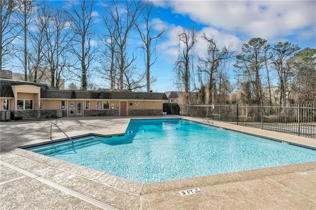 245 Winding River Drive Unit B, Sandy Springs, Georgia 30350, 2 Bedrooms Bedrooms, ,1 BathroomBathrooms,Residential,Sold,245 Winding River Drive Unit B,6514875