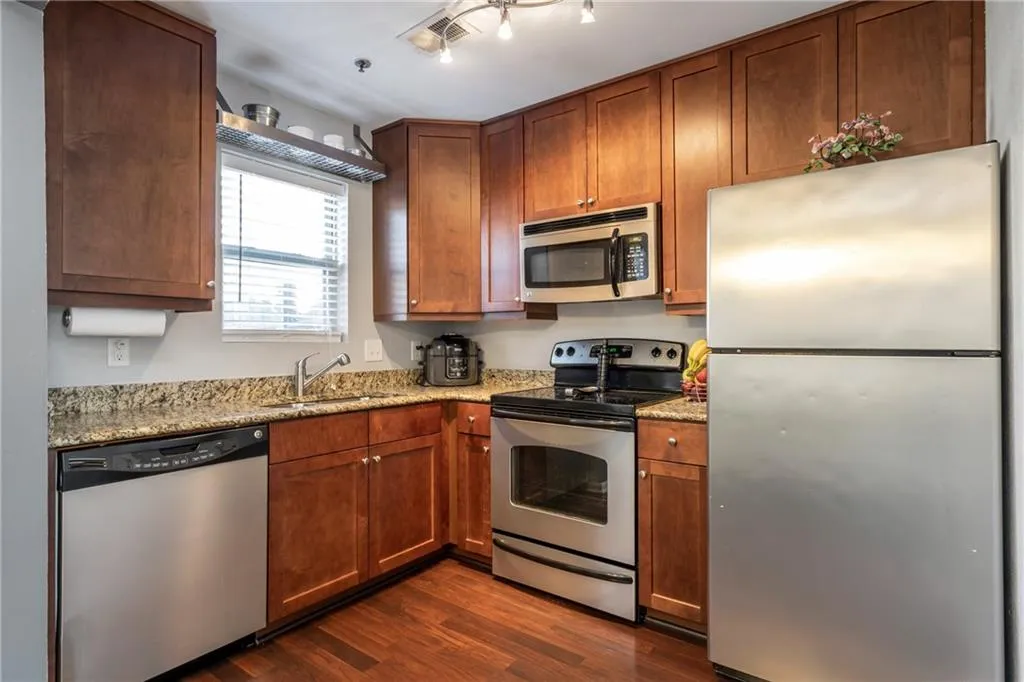 245 Winding River Drive Unit B, Sandy Springs, Georgia 30350, 2 Bedrooms Bedrooms, ,1 BathroomBathrooms,Residential,Sold,245 Winding River Drive Unit B,6514875