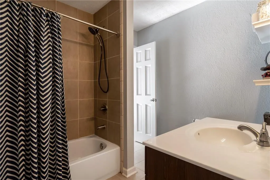 245 Winding River Drive Unit B, Sandy Springs, Georgia 30350, 2 Bedrooms Bedrooms, ,1 BathroomBathrooms,Residential,Sold,245 Winding River Drive Unit B,6514875