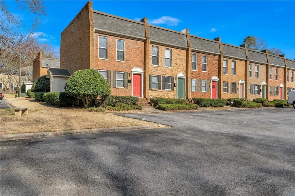 245 Winding River Drive Unit B, Sandy Springs, Georgia 30350, 2 Bedrooms Bedrooms, ,1 BathroomBathrooms,Residential,Sold,245 Winding River Drive Unit B,6514875