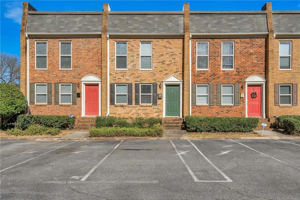 245 Winding River Drive Unit B, Sandy Springs, Georgia 30350, 2 Bedrooms Bedrooms, ,1 BathroomBathrooms,Residential,Sold,245 Winding River Drive Unit B,6514875