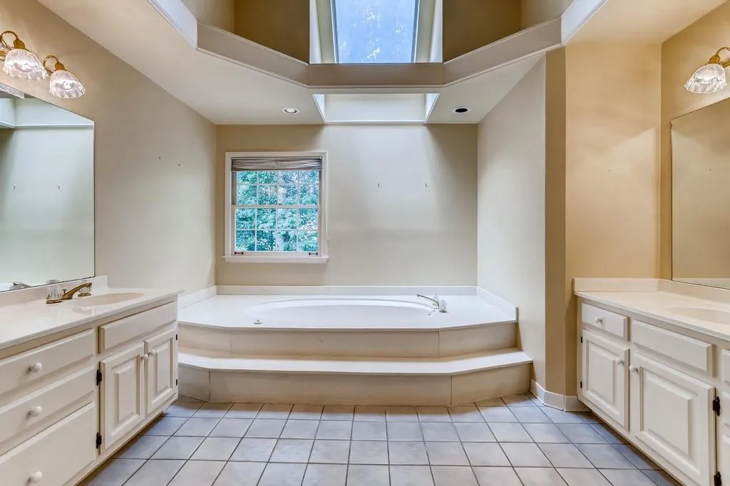 2700 Braffington Court, Atlanta, Georgia 30350, 4 Bedrooms Bedrooms, ,4 BathroomsBathrooms,Residential,Sold,2700 Braffington Court,6760788