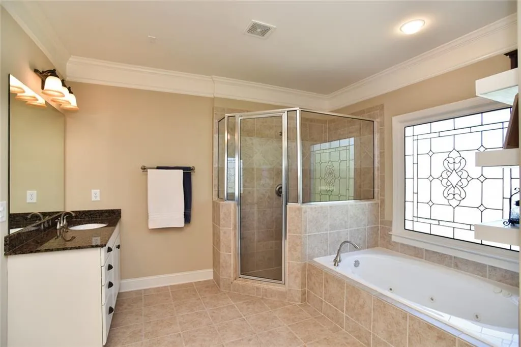 6304 Mount Vernon Oaks Drive, Atlanta, Georgia 30328, 5 Bedrooms Bedrooms, ,4 BathroomsBathrooms,Residential,Sold,6304 Mount Vernon Oaks Drive,5902732