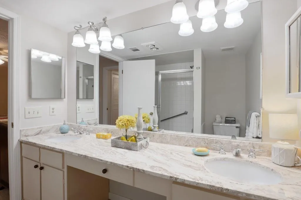 6851 Roswell Road Unit C-5, Atlanta, Georgia 30328, 3 Bedrooms Bedrooms, ,2 BathroomsBathrooms,Residential,Sold,6851 Roswell Road Unit C-5,6815800