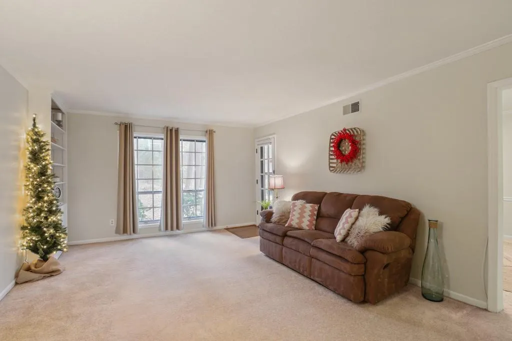 6851 Roswell Road Unit C-5, Atlanta, Georgia 30328, 3 Bedrooms Bedrooms, ,2 BathroomsBathrooms,Residential,Sold,6851 Roswell Road Unit C-5,6815800