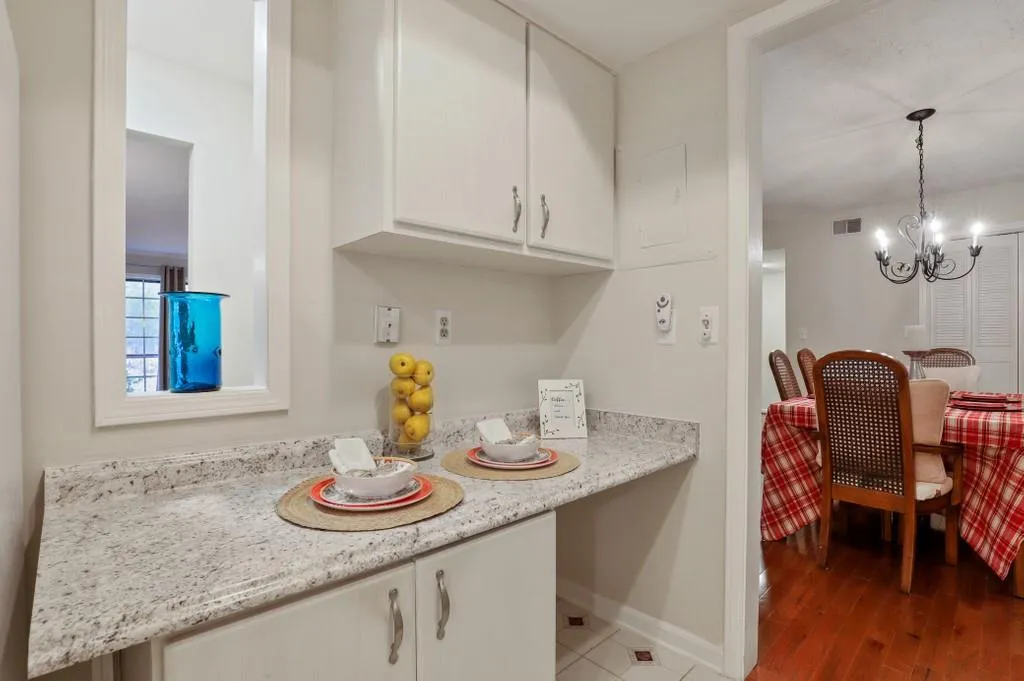 6851 Roswell Road Unit C-5, Atlanta, Georgia 30328, 3 Bedrooms Bedrooms, ,2 BathroomsBathrooms,Residential,Sold,6851 Roswell Road Unit C-5,6815800