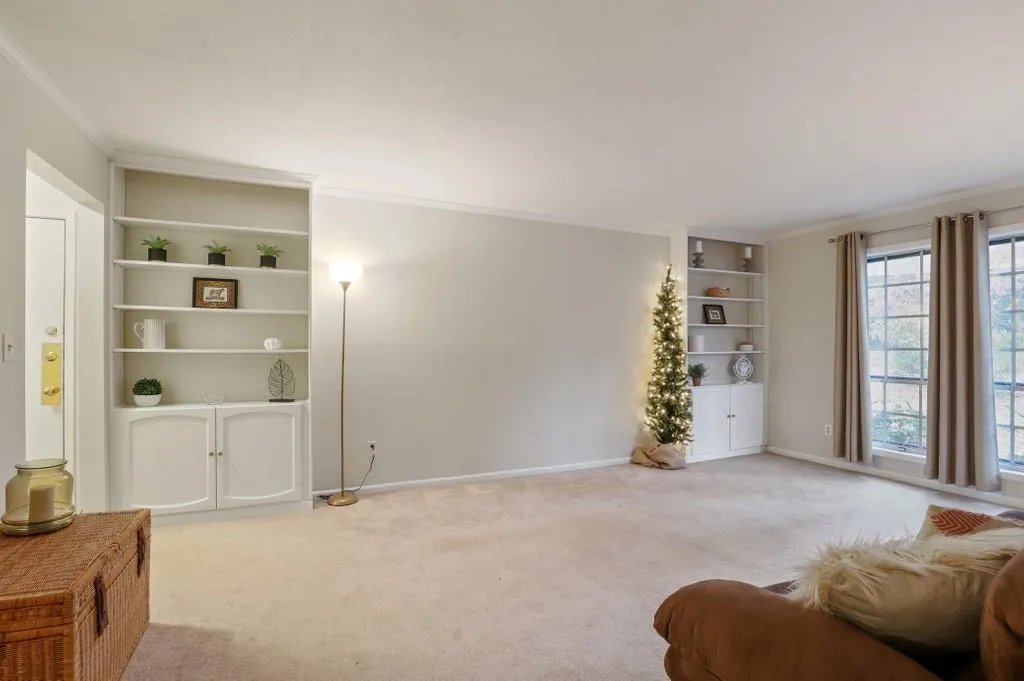 6851 Roswell Road Unit C-5, Atlanta, Georgia 30328, 3 Bedrooms Bedrooms, ,2 BathroomsBathrooms,Residential,Sold,6851 Roswell Road Unit C-5,6815800