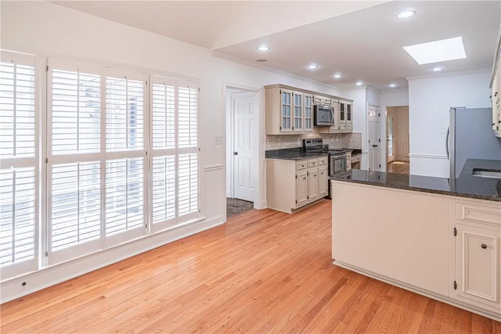 495 Greenlaurel Drive, Sandy Springs, Georgia 30342, 4 Bedrooms Bedrooms, ,3 BathroomsBathrooms,Residential,Sold,495 Greenlaurel Drive,7379298