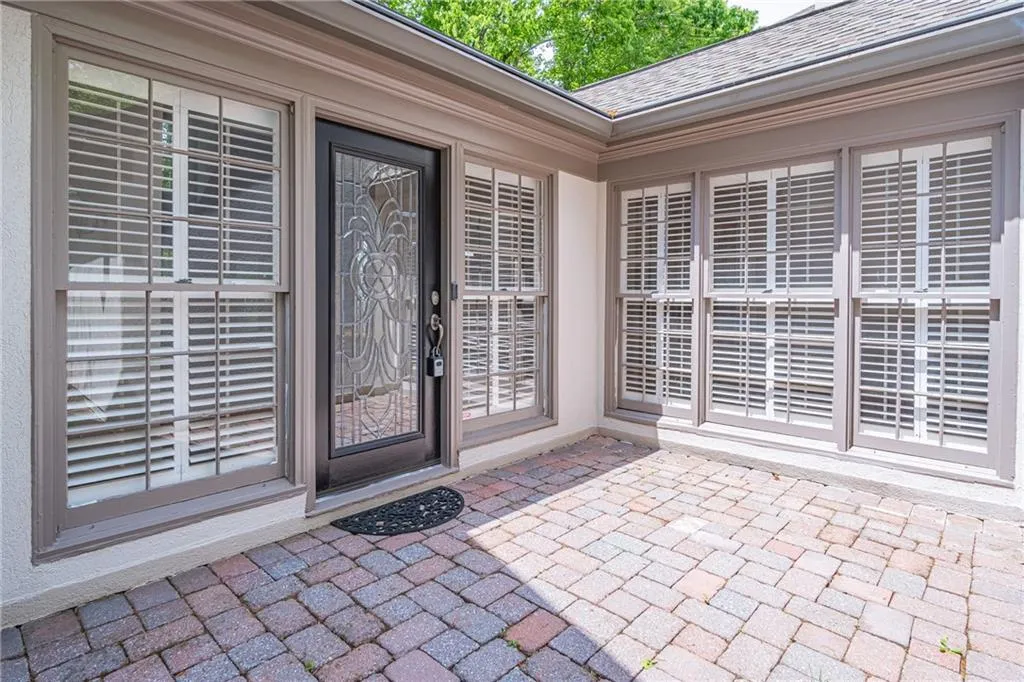 495 Greenlaurel Drive, Sandy Springs, Georgia 30342, 4 Bedrooms Bedrooms, ,3 BathroomsBathrooms,Residential,Sold,495 Greenlaurel Drive,7379298