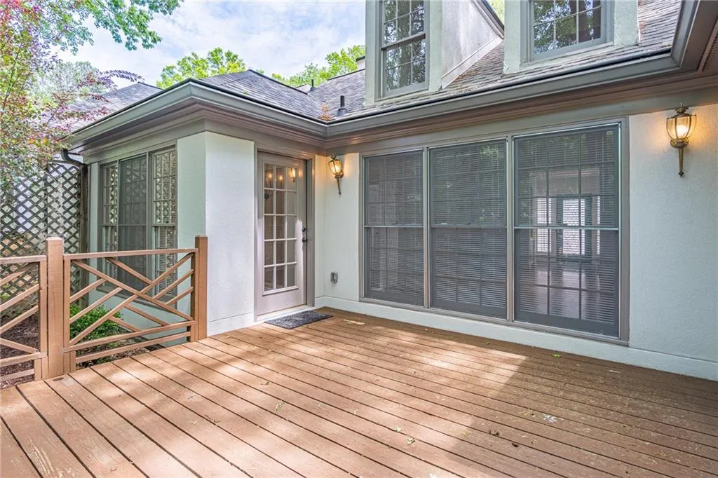495 Greenlaurel Drive, Sandy Springs, Georgia 30342, 4 Bedrooms Bedrooms, ,3 BathroomsBathrooms,Residential,Sold,495 Greenlaurel Drive,7379298