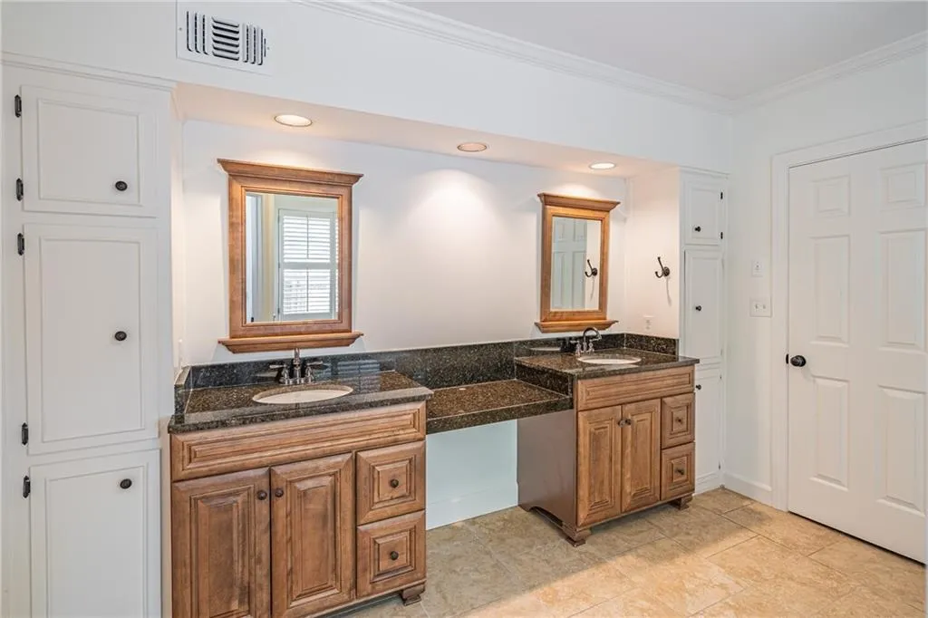 495 Greenlaurel Drive, Sandy Springs, Georgia 30342, 4 Bedrooms Bedrooms, ,3 BathroomsBathrooms,Residential,Sold,495 Greenlaurel Drive,7379298
