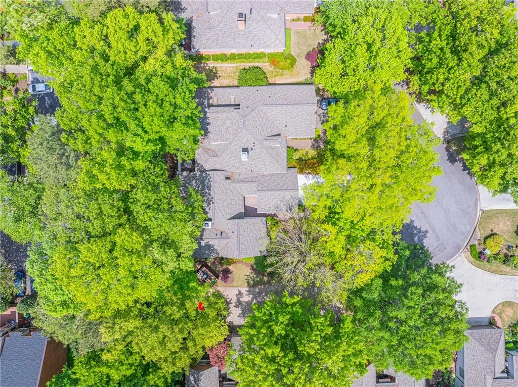 495 Greenlaurel Drive, Sandy Springs, Georgia 30342, 4 Bedrooms Bedrooms, ,3 BathroomsBathrooms,Residential,Sold,495 Greenlaurel Drive,7379298