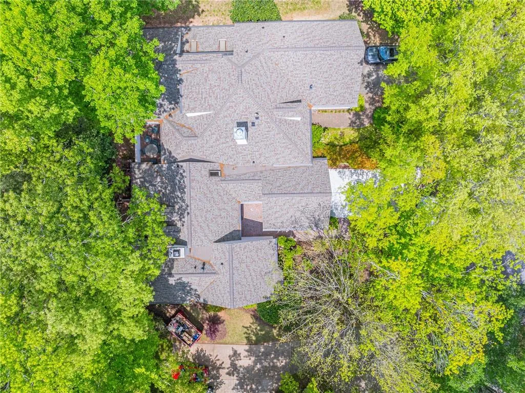 495 Greenlaurel Drive, Sandy Springs, Georgia 30342, 4 Bedrooms Bedrooms, ,3 BathroomsBathrooms,Residential,Sold,495 Greenlaurel Drive,7379298