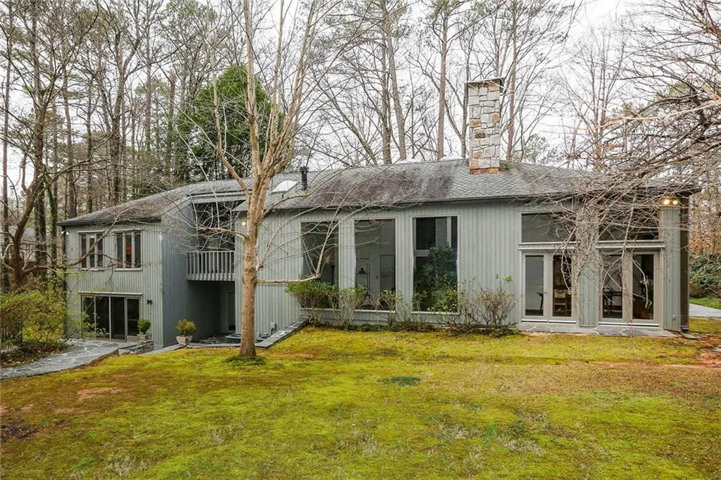 6405 Riverside Drive, Atlanta, Georgia 30328, 5 Bedrooms Bedrooms, ,4 BathroomsBathrooms,Residential,Sold,6405 Riverside Drive,6119191
